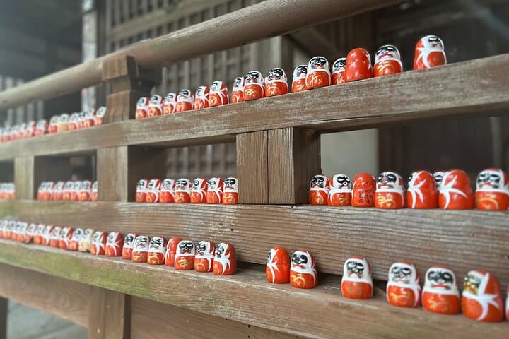 Osaka: Katsuo-ji Temple with Hundreds of Daruma Figures — photo 6