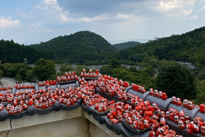 Osaka: Katsuo-ji Temple with Hundreds of Daruma Figures — photo 15