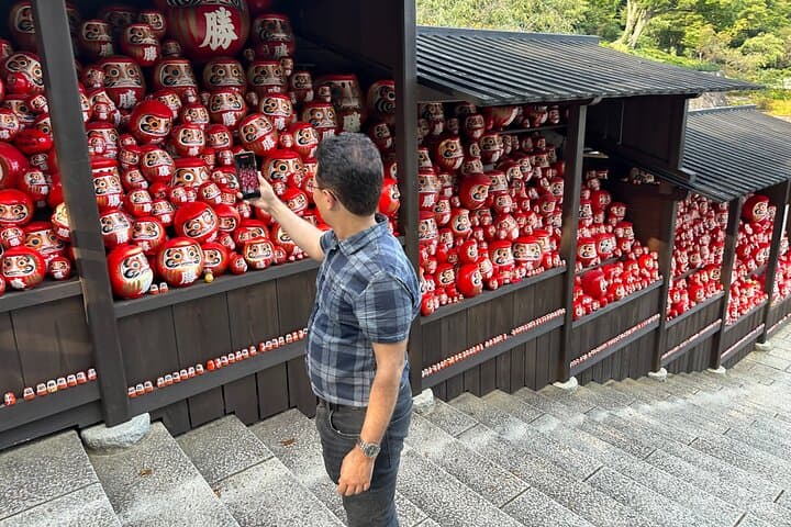 Osaka: Katsuo-ji Temple with Hundreds of Daruma Figures — photo 16
