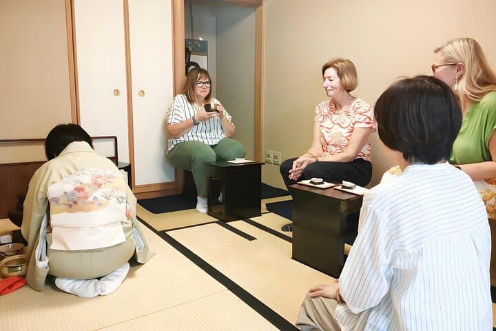 Tea ceremony experience in Osaka with a small group — photo 2