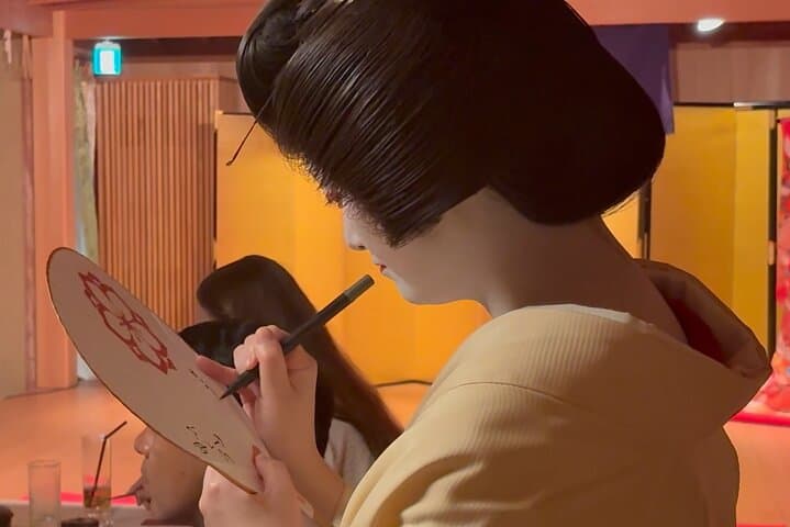 Authentic Maiko Experience＆Kyoto Lunch (Free drink) at Noh Stage — photo 7