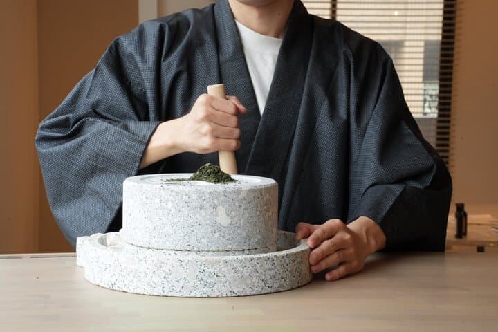 Japanese Calligraphy and Tea Ceremony Class in Osaka — photo 6