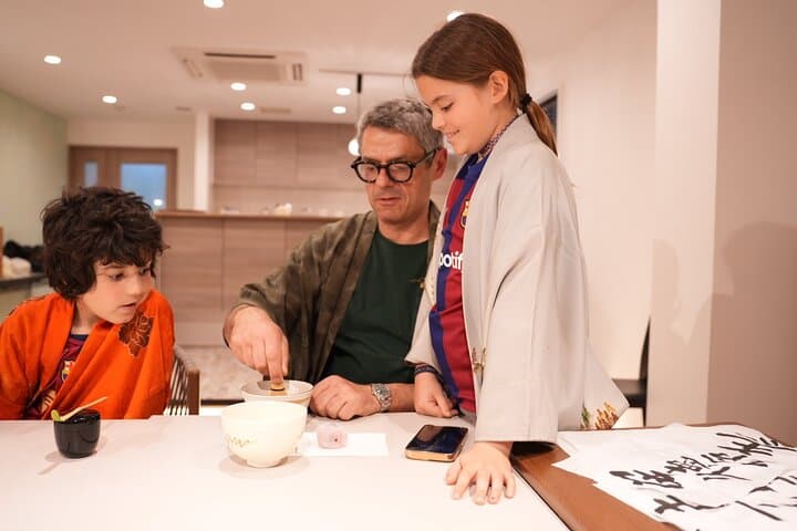 Japanese Calligraphy and Tea Ceremony Class in Osaka — photo 2