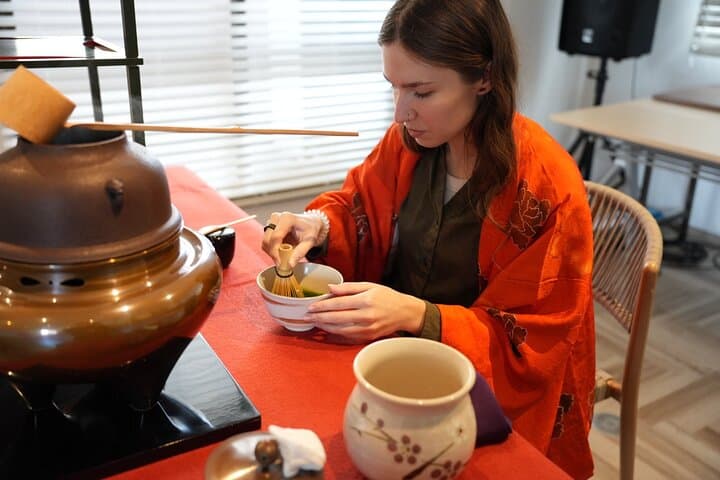 Japanese Calligraphy and Tea Ceremony Class in Osaka — photo 3