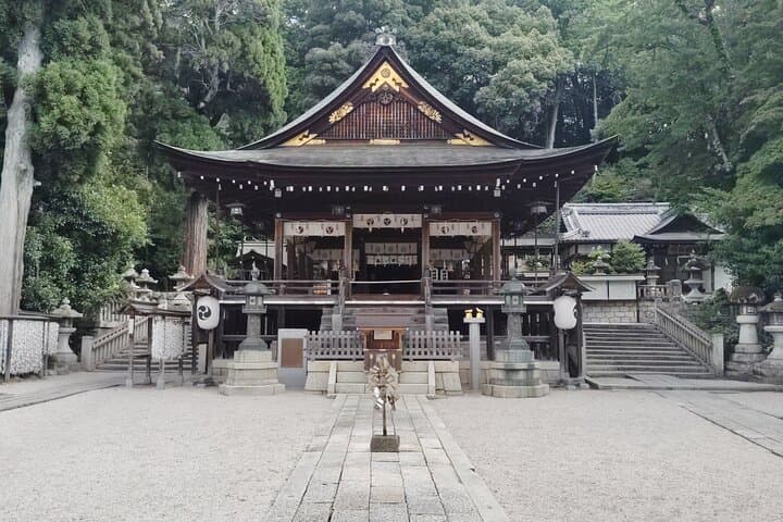 Shiga: Omi-Hachiman Heritage Tour with Optional Omi Beef — photo 6