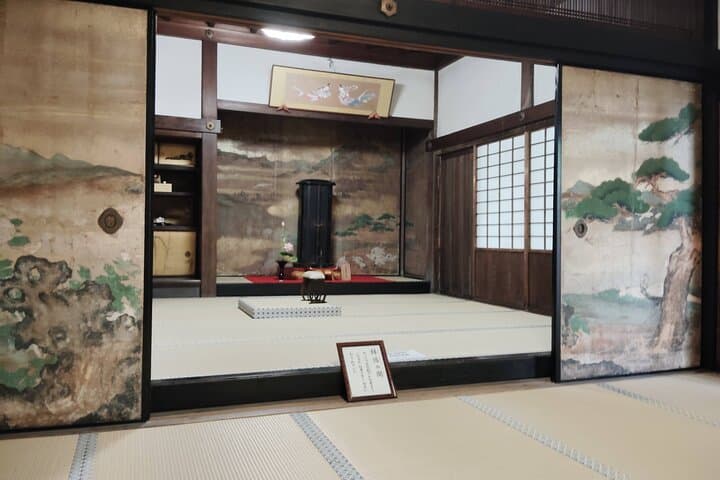 Shiga: Omi-Hachiman Heritage Tour with Optional Omi Beef — photo 12