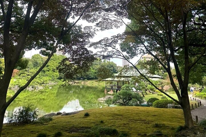 Goshuin Collecting & Garden Walk in Local Tokyo — photo 15