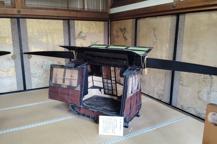 Shiga: Sakamoto Walking Tour of Stone Walls Faith and History — photo 11