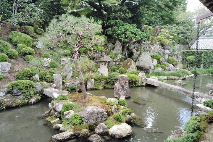 Shiga: Sakamoto Walking Tour of Stone Walls Faith and History — photo 12