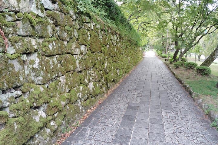 Shiga: Sakamoto Walking Tour of Stone Walls Faith and History — photo 3