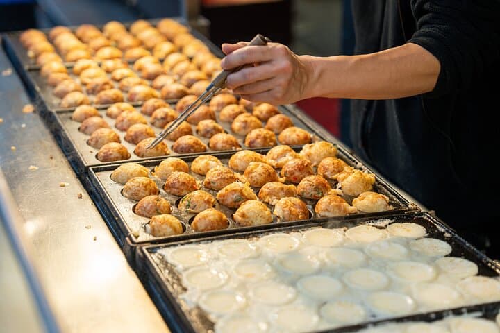 Explore Osaka on a Custom-Made Tour with a Gold-Guide — photo 4