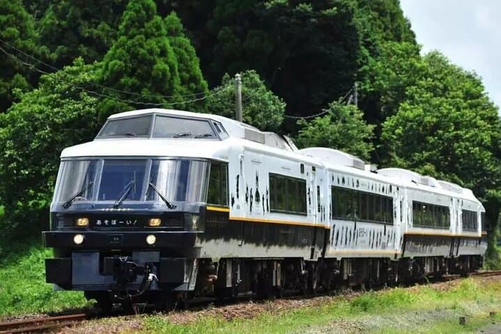 Kumamoto Castle Kusasenri Aso Boys Scenic Train| Fukuoka/Kumamoto — photo 2