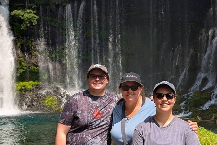 Mt Fuji Day Tour, Hiking Shiraito Falls and Hoei Crater — photo 4
