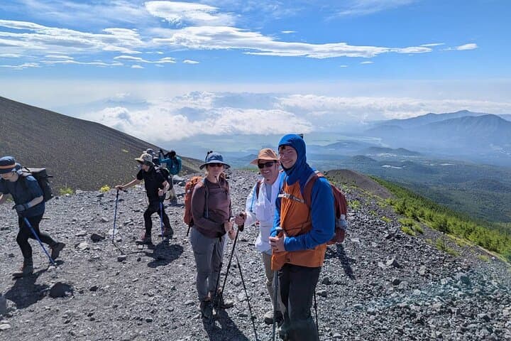 Mt Fuji Day Tour, Hiking Shiraito Falls and Hoei Crater — photo 6