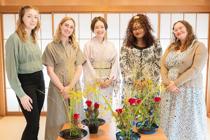 Authentic Ikebana Experience in Tokyo near Shinjuku — photo 2