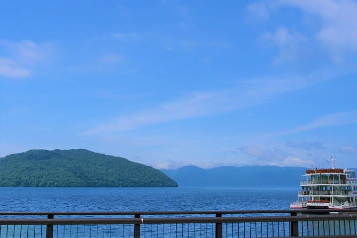 Lake Towada Cruise and Oirase Gorge Drive with Hakkoda Ropeway — photo 4