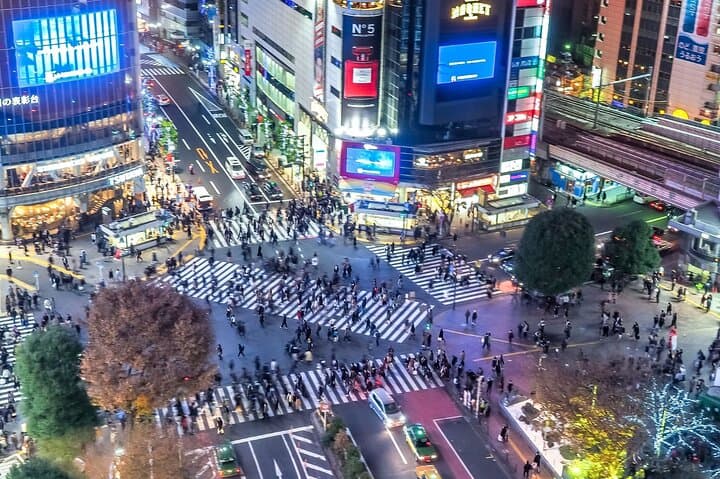 Real Anime Culture Tour in Shibuya: Food, Shopping & Game Fun — photo 5