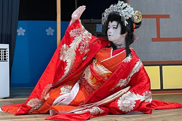Authentic Kabuki Transformation & Mini Performance at Aioiza Gifu — photo 15