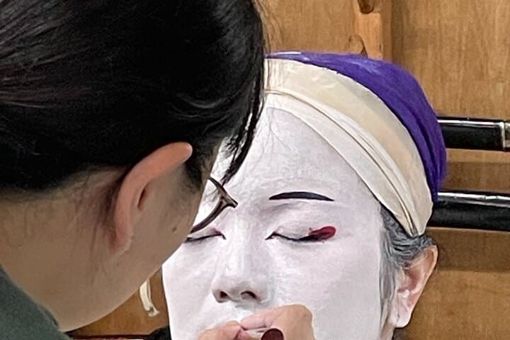 Authentic Kabuki Transformation & Mini Performance at Aioiza Gifu — photo 9