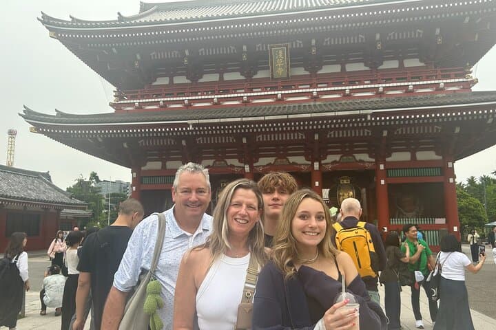 Christmas Magic in Tokyo! Private & Family-Friendly Walking Tour — photo 3
