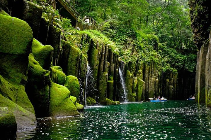 Takachiho Gorge and Mount Aso Scenic Day Tour — photo 3