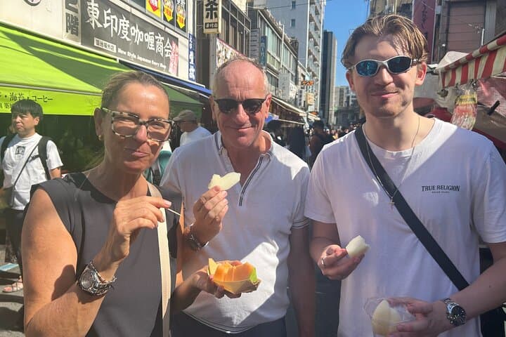 Tokyo Tsukiji Fish Market Tour: 15 Stops & Walk Local Street — photo 11