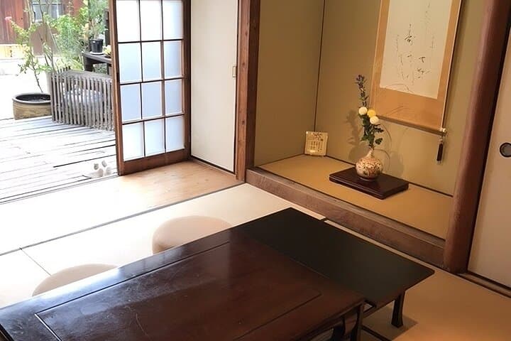 Join Tokyo Calligraphy Art Experience — photo 11