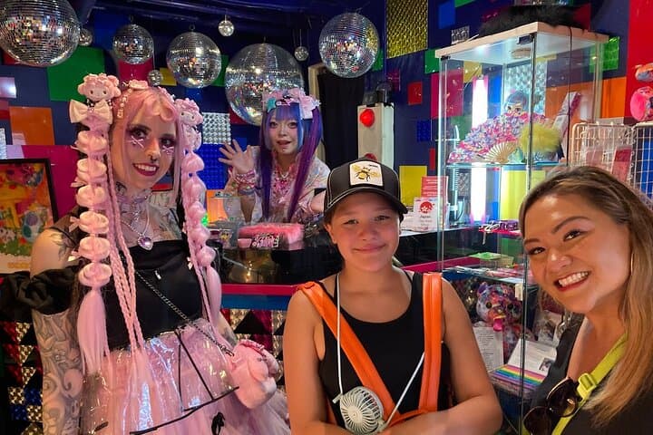 Harajuku Private Tour: Kawaii Fashion & Animal Cafe Included — photo 2
