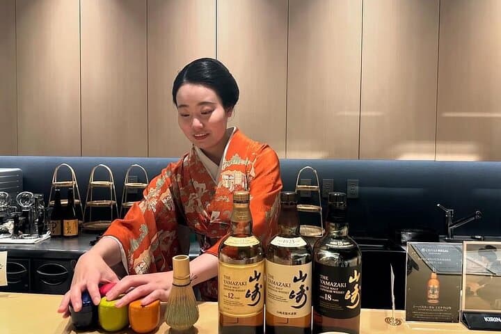 Tokyo Geisha : Ginza Geisha Bar Night Tour — photo 5
