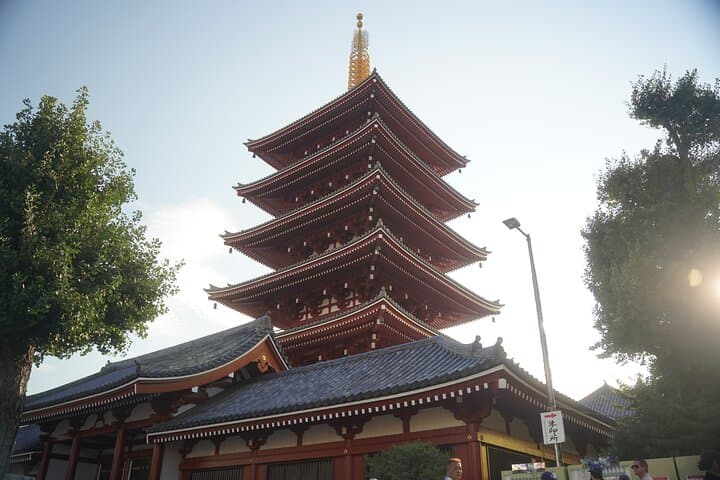 Tokyo: Asakusa Walking Tour with Local guide and Photographer — photo 9