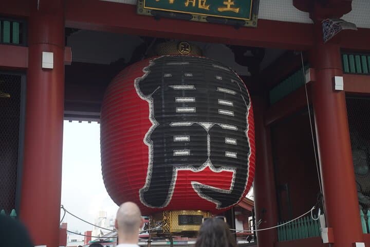 Tokyo: Asakusa Walking Tour with Local guide and Photographer — photo 13