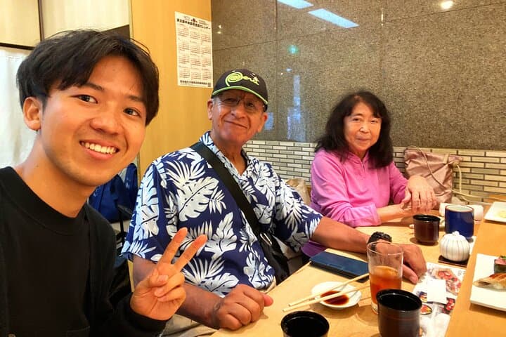 Tokyo: Tsukiji Fish Market Food Adventure & Culture Walk — photo 1