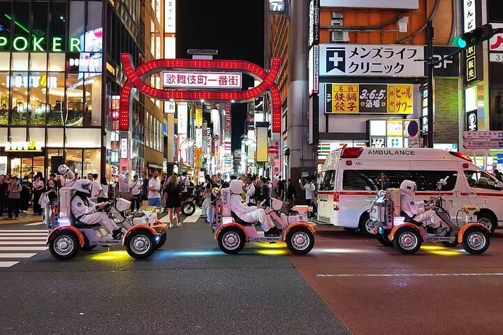 Tokyo Astronaut Tour in Space Suit Drive the Tiny Moon Car — photo 5