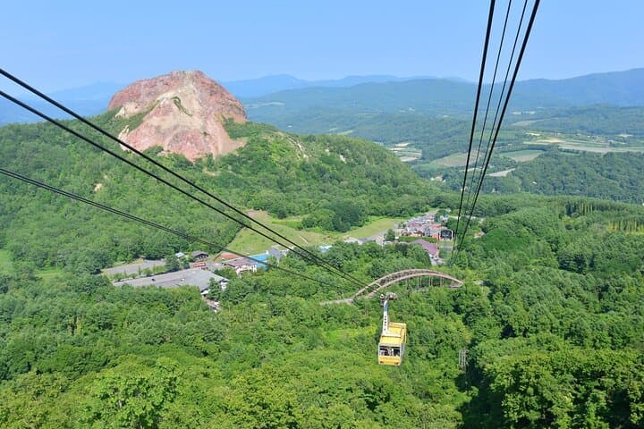 From Sapporo Private Tour : Lake Toya, Bear Ranch & Noboribetsu — photo 3
