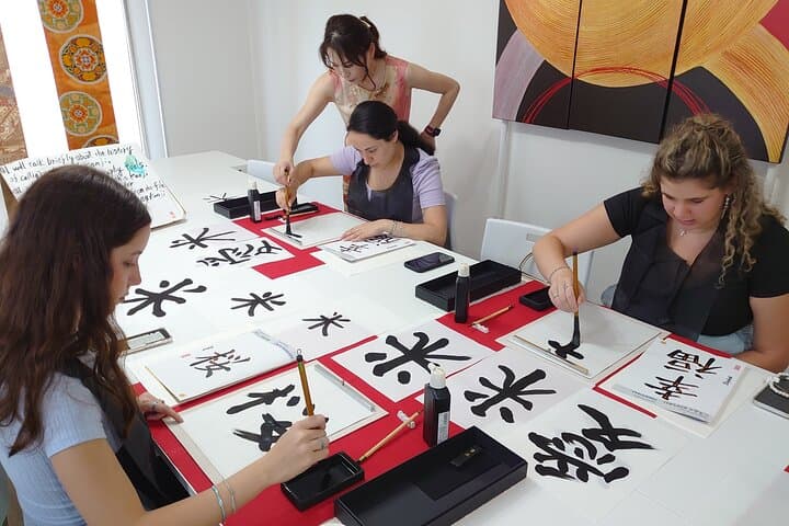 Traditional Calligraphy Experience near Dotonbori — photo 4