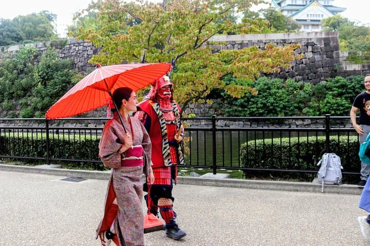 Samurai-specific Osaka Castle Guides Private tours in armor Photo — photo 9