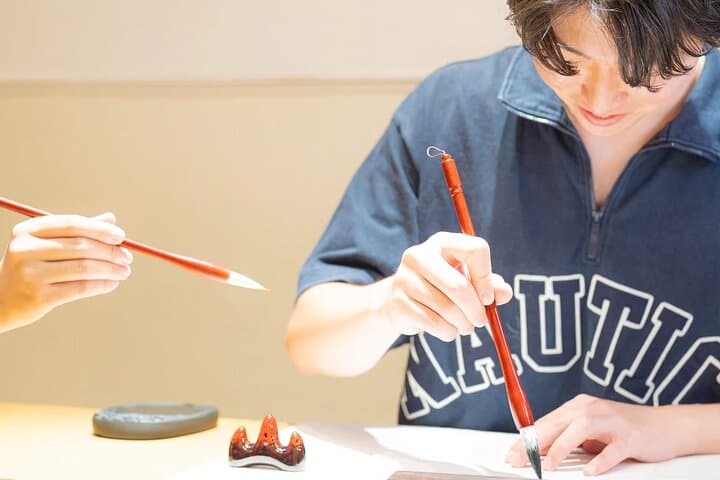 Private calligraphy lessons in a Japanese-style room in Shibuya — photo 9