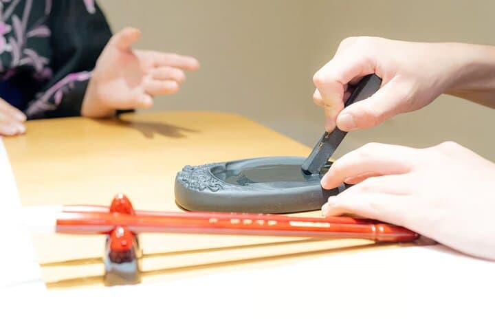 Private calligraphy lessons in a Japanese-style room in Shibuya — photo 11