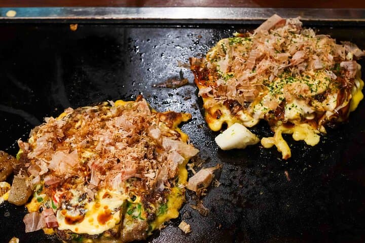 Osaka Street Food Tour Near Umeda (Takoyaki & Local Eats)