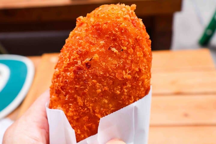 Osaka Street Food Tour Near Umeda (Takoyaki & Local Eats) — photo 2