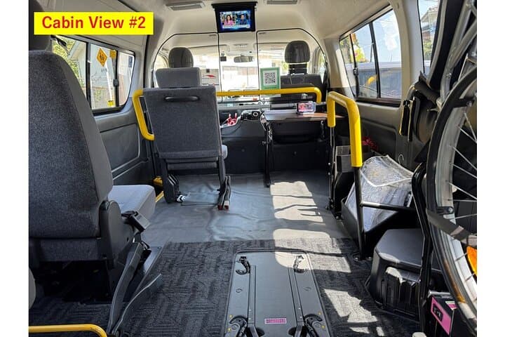 Accessible Haneda Airport Transfer with English-speaking Driver — photo 4