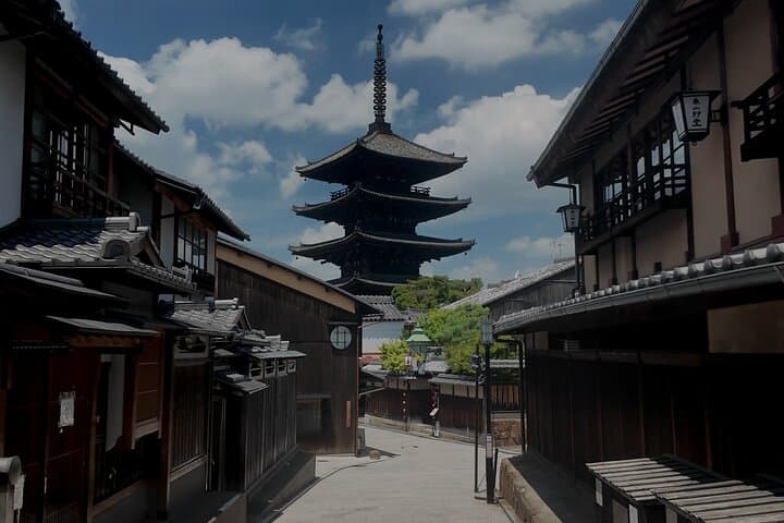 Cinematic Portrait Film Experience in Kyoto with Local Filmmaker — photo 5