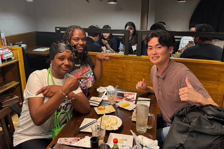 Tokyo: Shinjuku Bar Crawl Tour -3 Drinks & Local foods- — photo 3