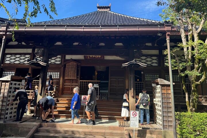 Kanazawa Highlights Cycling Tour: Garden, Castle & GeishaDistrict — photo 8