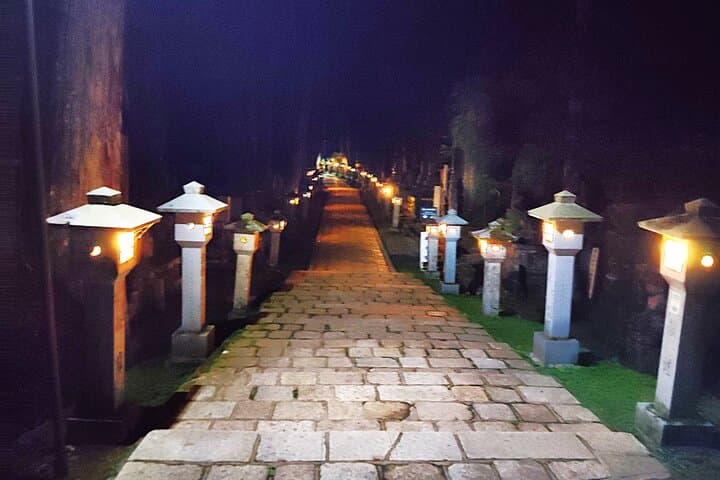 Koyasan: Sacred Silence of Okunoin at Dawn and After Dark — photo 5