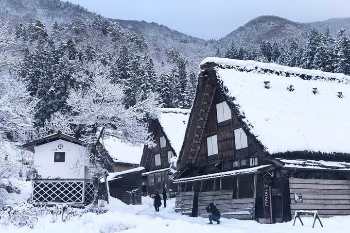 Shirakawago & Hida Takayama One Day Bus Tour from Nagoya — photo 8