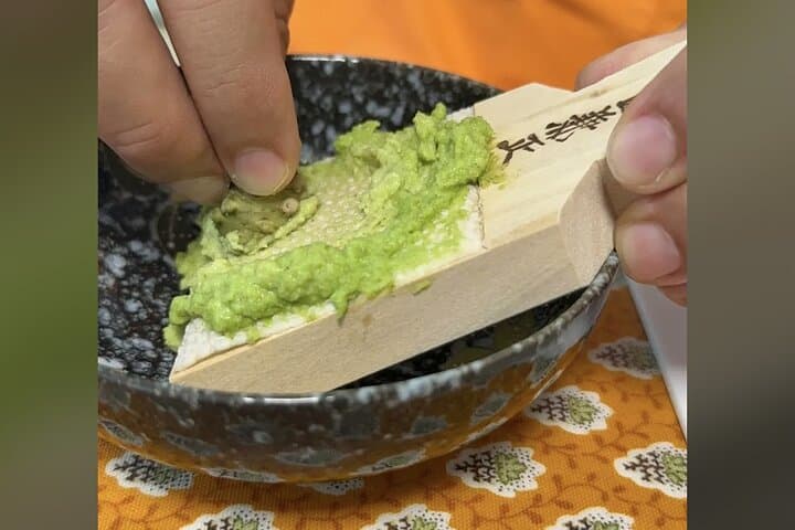 Private Tsukiji Market Tour and Sushi Making at a Local Home — photo 10