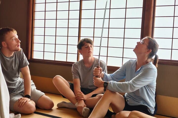 Osaka: Samurai Sword Experience at Historic Kōzu Shrine — photo 7