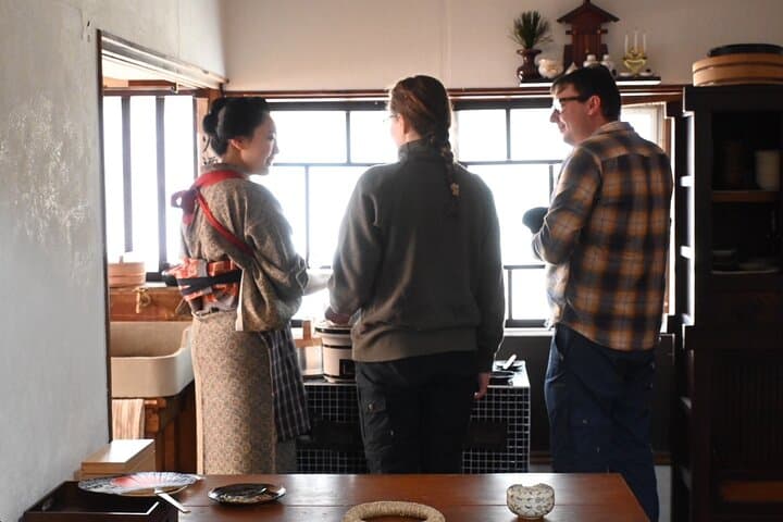 Cook in Kimono at a Century-Old Japanese Kitchen — photo 5