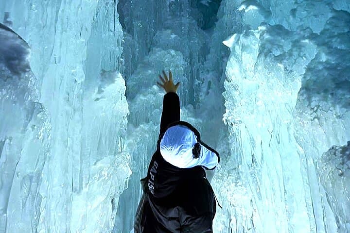 Hokkaido│Lake Shikotsu Ice museum Hyoto Festival Bus — photo 4